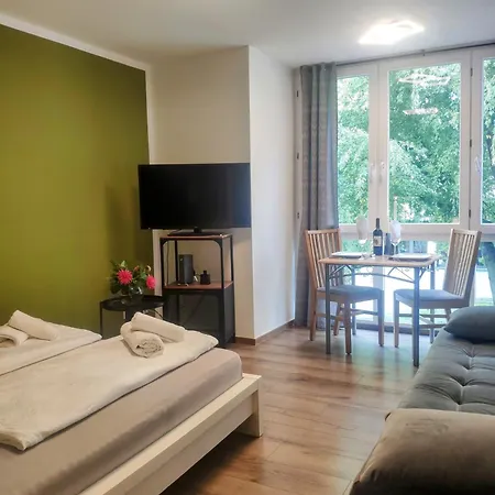 Studio Apartment Naehe Bahnhof In Freiburg Apartmán *